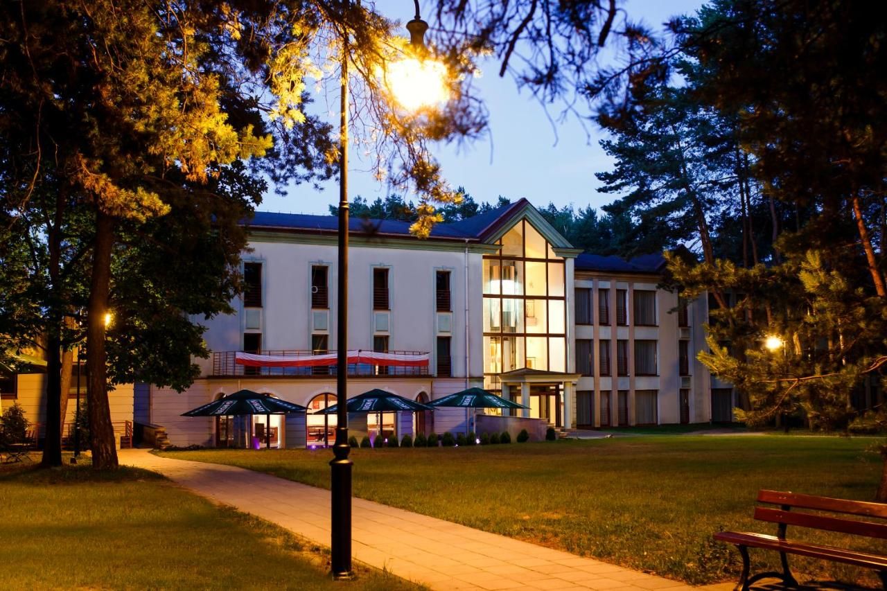 Отель Hotel Magellan Bronisławów-35