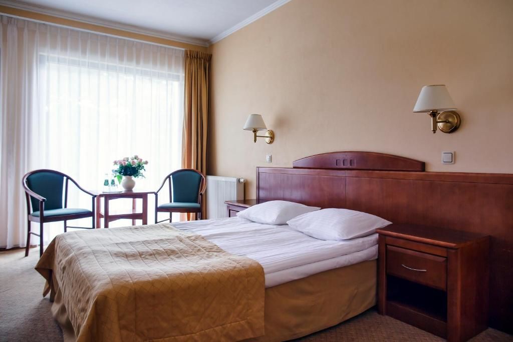 Отель Hotel Magellan Bronisławów-56